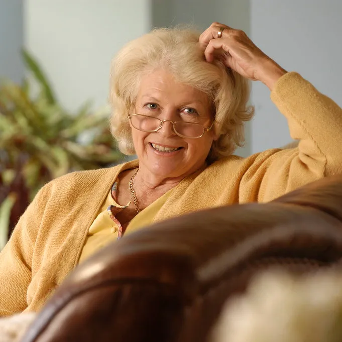 Older woman giving Brain Savior review